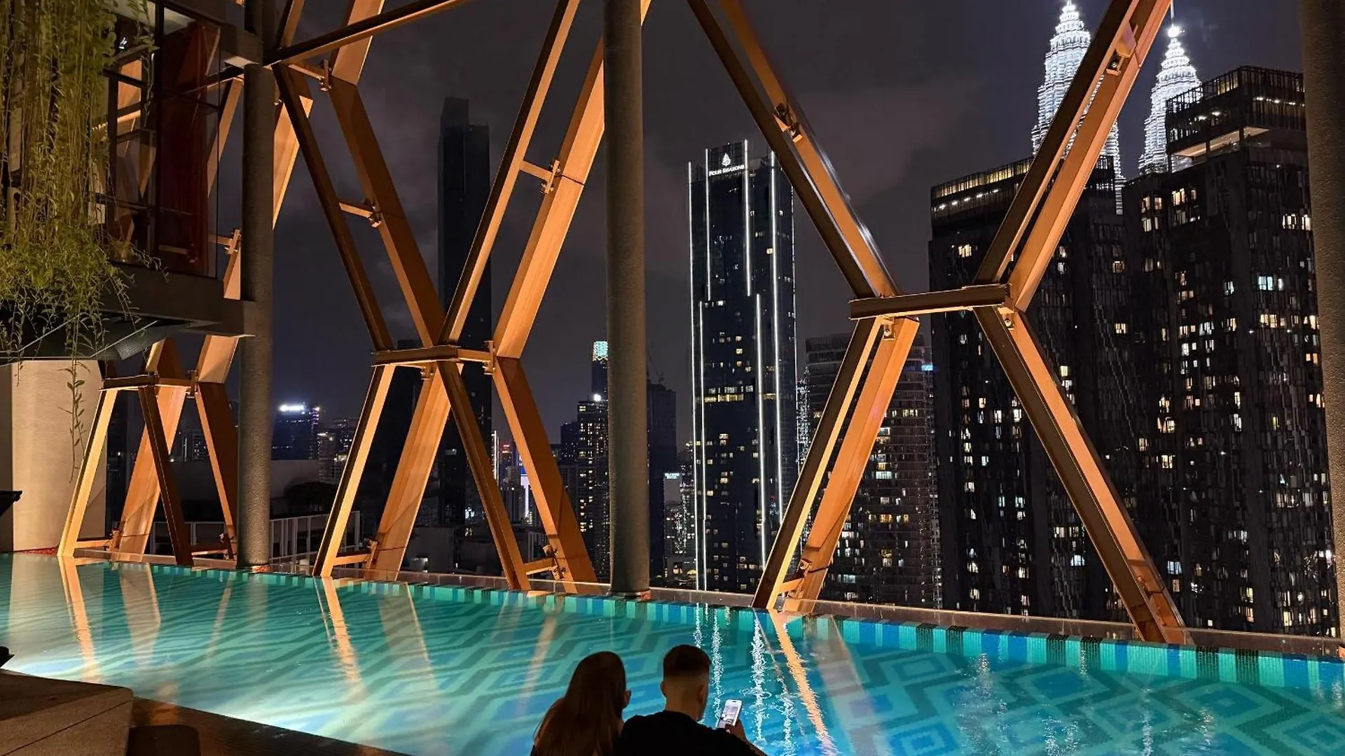 ***** Hotel Scarletz Suites Klcc By Taheeens Kuala Lumpur Malaysia