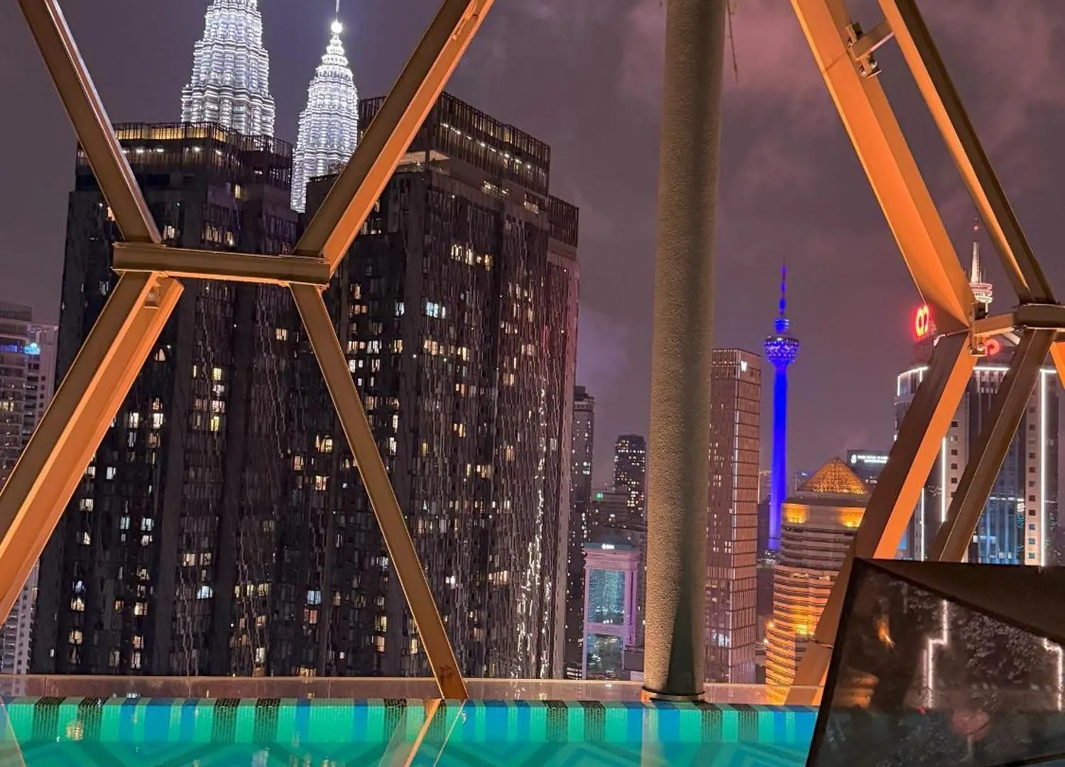 Scarletz Suites Klcc By Taheeens Kuala Lumpur Hotel