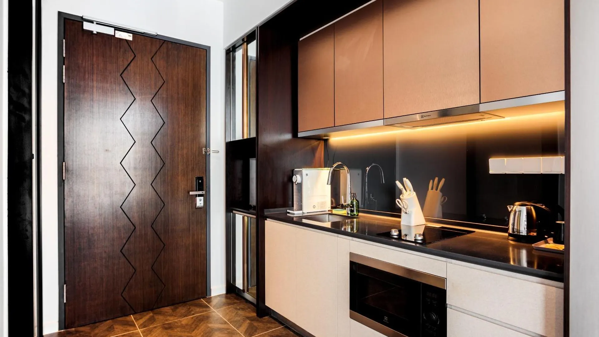 מלון קואלה לומפור Scarletz Suites Klcc By Taheeens